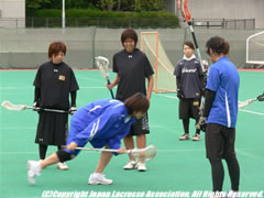 和田亜紀子選手によるグラウンドボールの指導